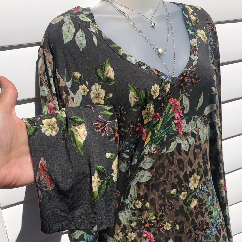 Johnny Was Olive Floral & Leopard Print V-Neck Long Sleeve Top - Picture 6 of 9